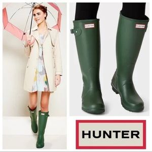 Hunter tall matte green rain boots